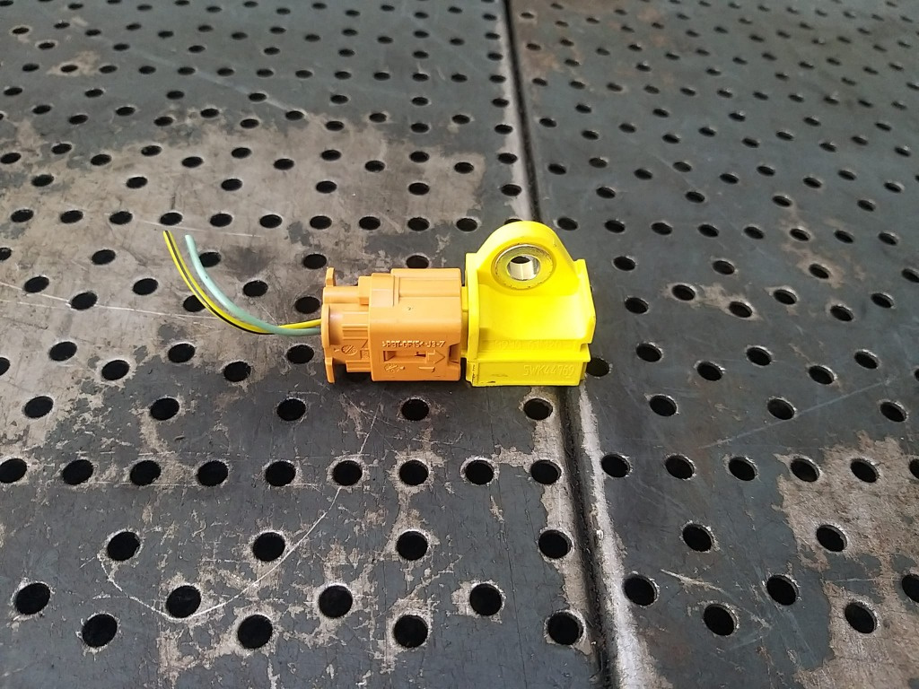Senzor impact suzuki vitara ly 3893061m20