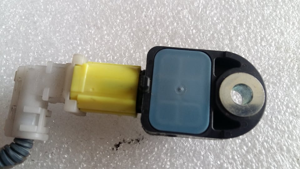 Senzor impact toyota auris zwe18 nze18 zre18 dupa 2012 89173-02090
