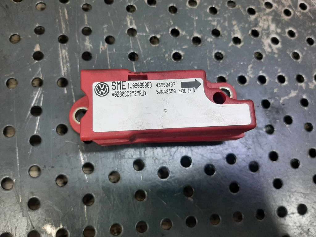 Senzor impact vw golf 4 1j0909606d