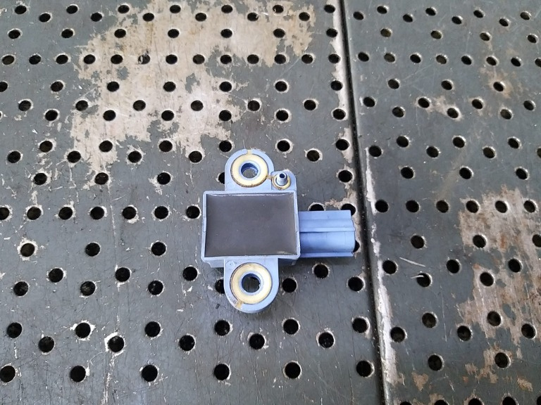 Senzor impact vw passat b6 3c 1k0955557a