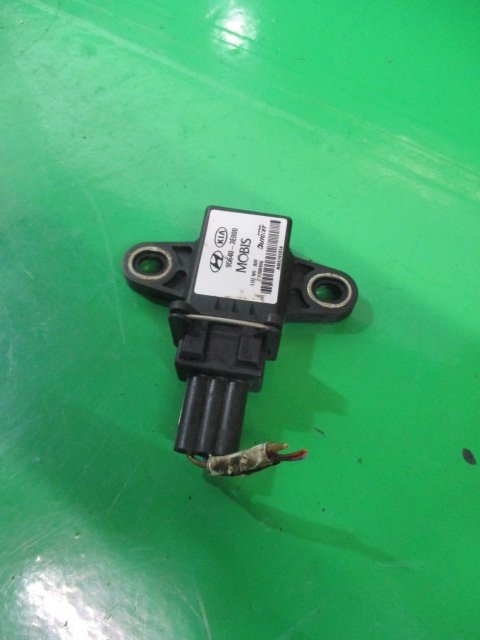 SENZOR LATERAL ACCELERARE COD 95640-3E000 KIA SORENTO 1 FAB. 2002 – 2009 ⭐⭐⭐⭐⭐