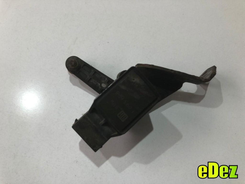 Senzor nivel dreapta spate Land Rover Range rover vogue L322 (2002-2009) 1093698