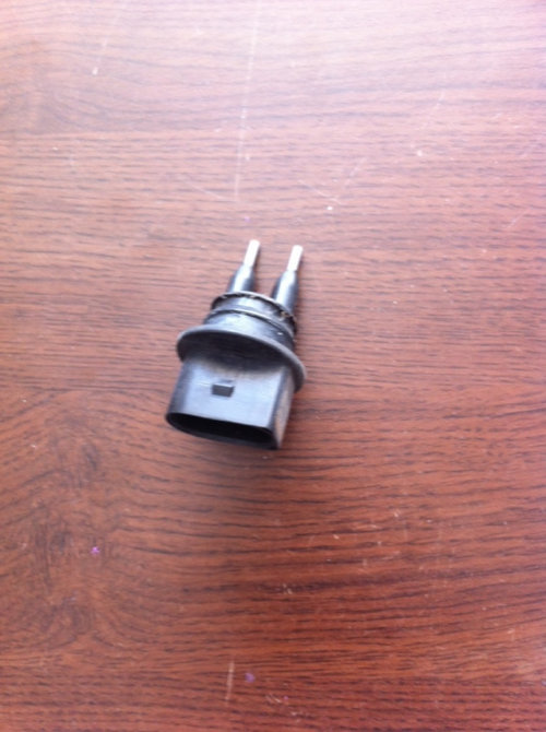 Senzor nivel lichid parbriz Volkswagen VW Passat B6 [2005 - 2010] Sedan 4-usi 2.0 TDI MT (140 hp) (3...