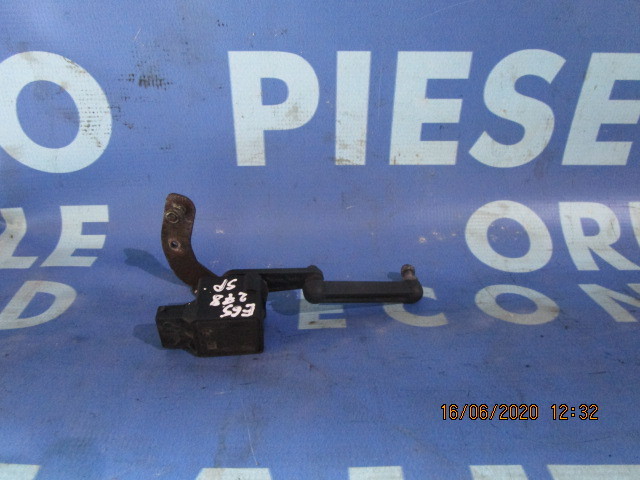 Senzor nivel suspensie BMW E65 735i;  1093698 (spate)