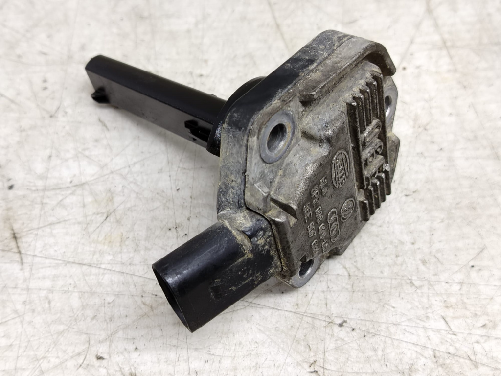 Senzor nivel ulei 06e907660 3.2 fsi auk Audi A8 D3/4E [2002 - 2005]