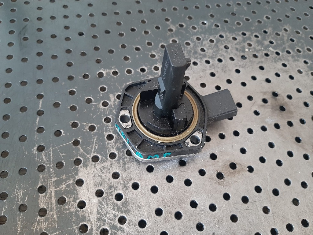 Senzor nivel ulei 2.0 tdi bmp vw passat b6 3c 1j0907660c