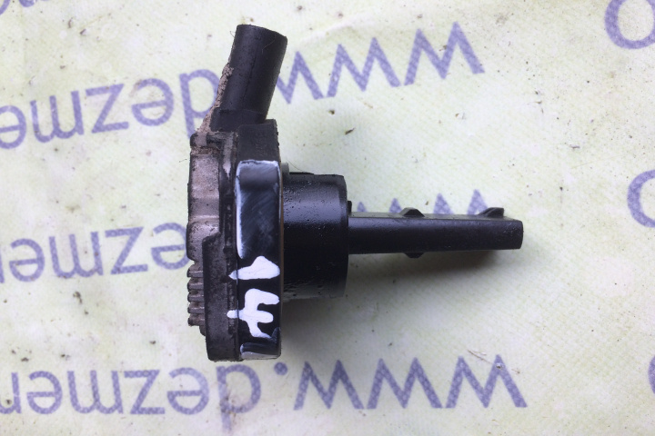 Senzor nivel ulei Volkswagen VW Passat B6 [2005 - 2010] wagon 5-usi 2.0 TDI MT (140 hp)