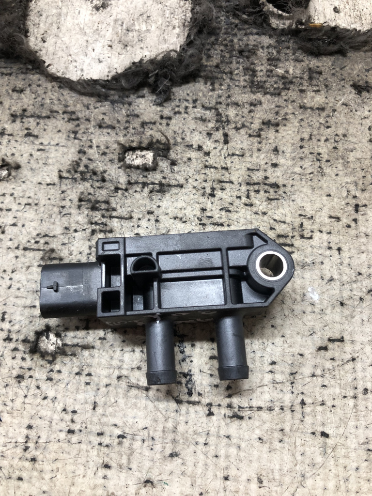 Senzor Noxe Skoda Karoq 2.0 Motorina 2021, 04L906051F