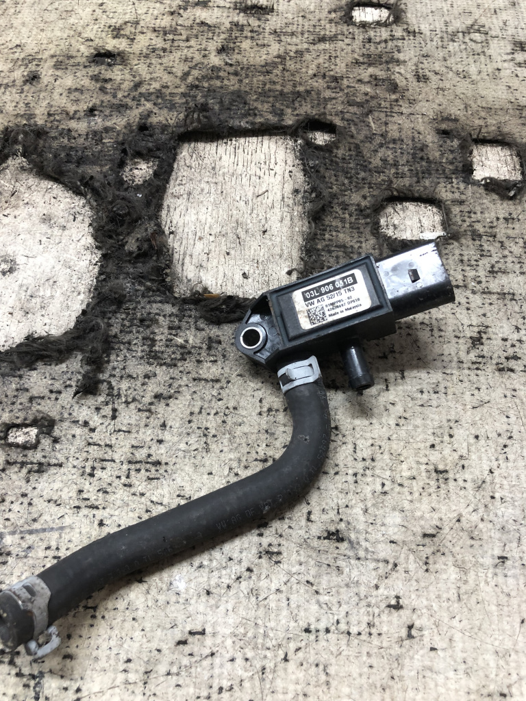 Senzor Noxe Volkswagen Golf 7 1.6 2015, 03L906051B