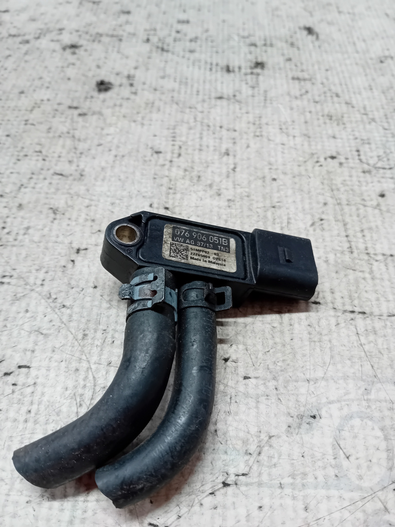 Senzor Noxe Volkswagen Jetta 2011, 076906051B