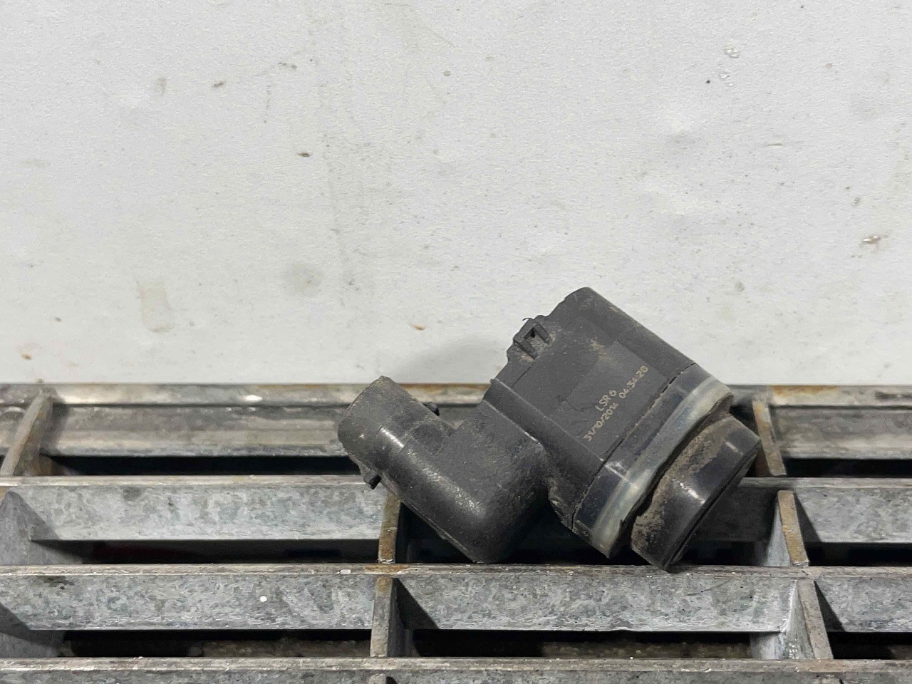 SENZOR PARCARE FATA AUDI A6 - - (2011 2015)
