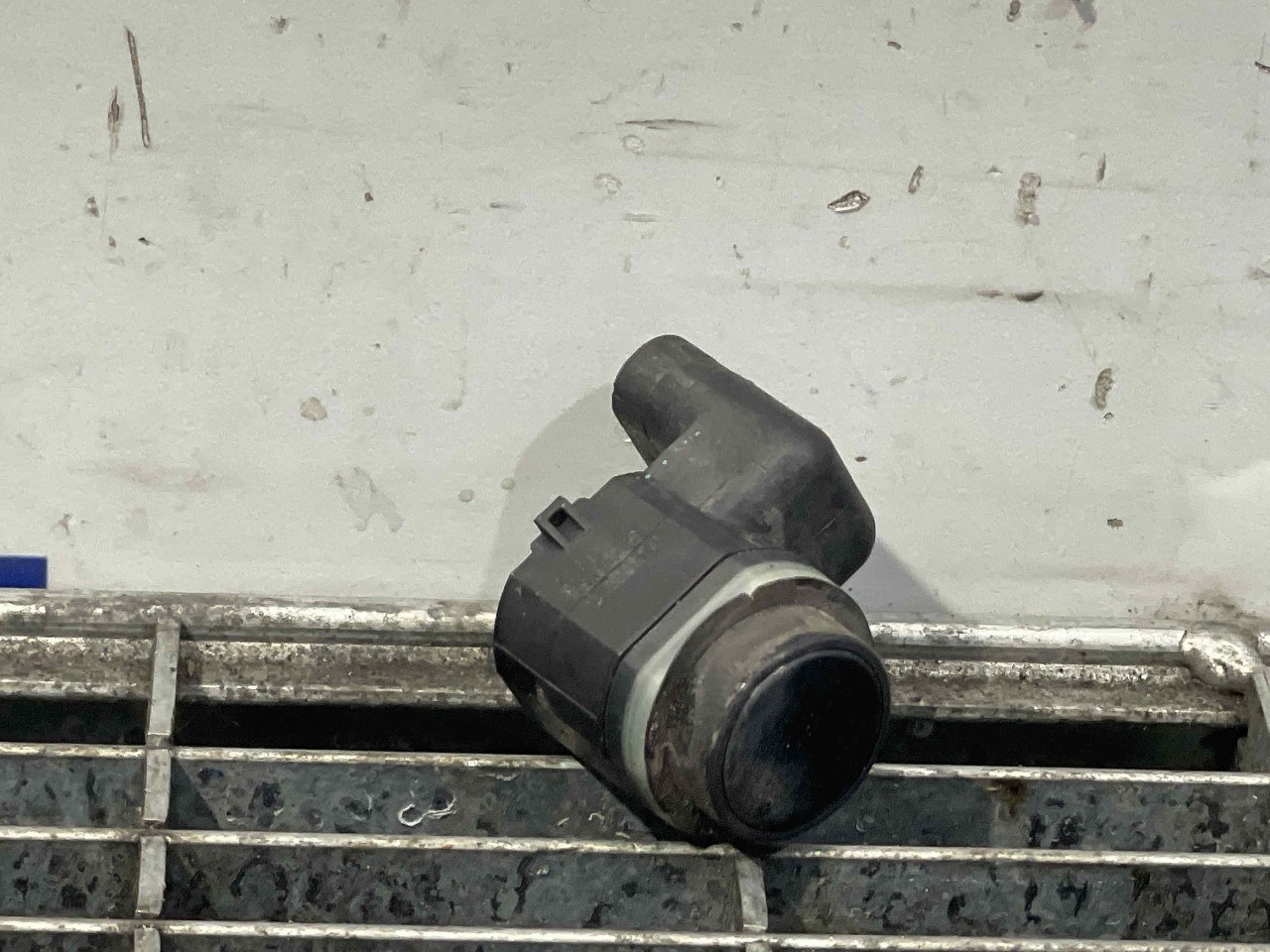 SENZOR PARCARE FATA AUDI A6 - - (2011 2015)