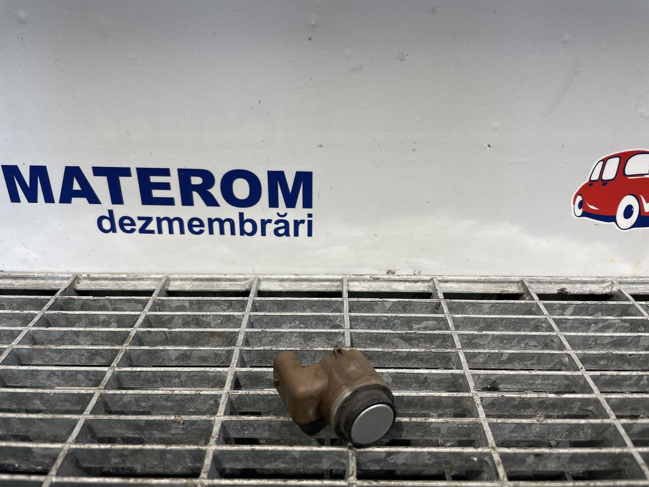 SENZOR PARCARE FATA BMW SERIA 5 F 10 - - (2014 2017)