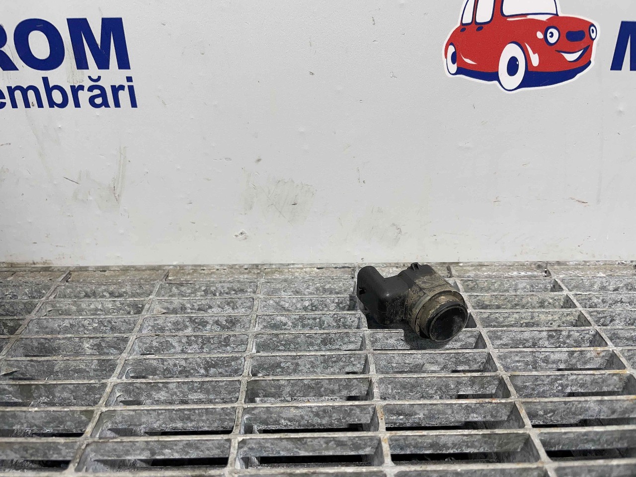 SENZOR PARCARE FATA FORD KUGA - - (2008 2012)