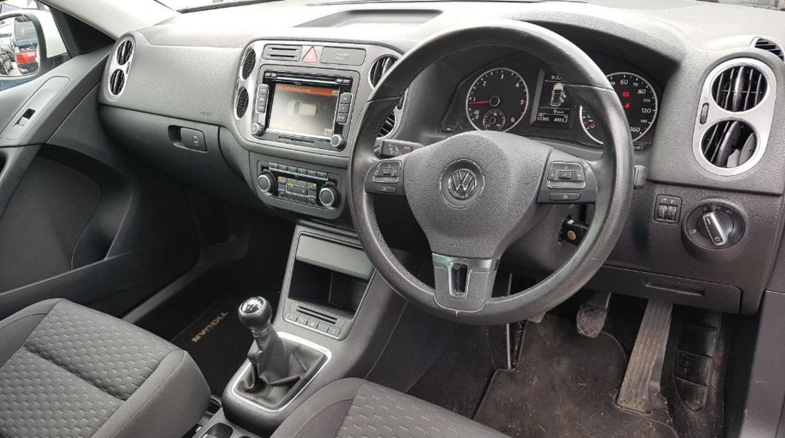 Senzor parcare fata Volkswagen Tiguan 2011 SUV 2.0 TDI