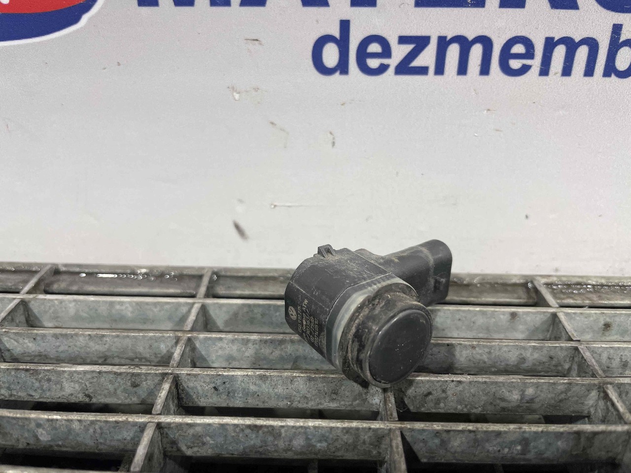 SENZOR PARCARE FATA VW PASSAT - - (2010 2014)