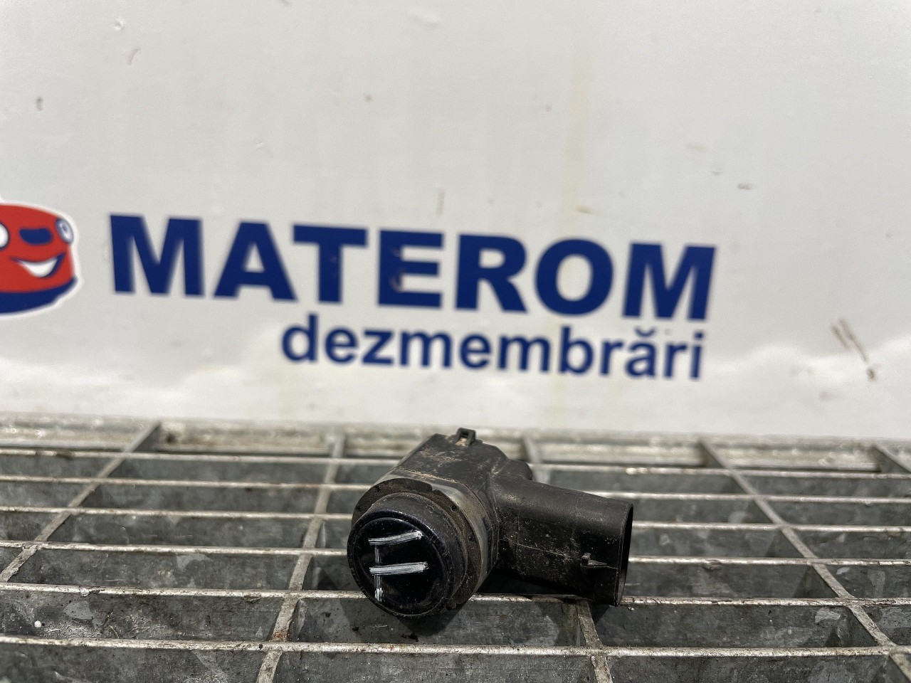 SENZOR PARCARE FATA VW TOURAN - - (2010 2015)