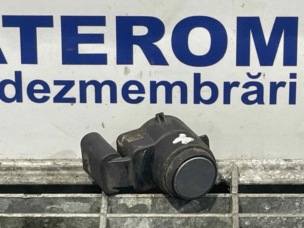 SENZOR PARCARE SPATE BMW SERIA 1 E 87 - - (2004 2011)