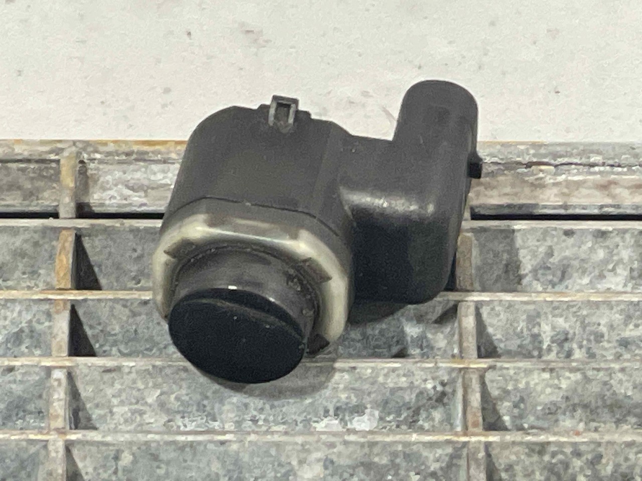 SENZOR PARCARE SPATE BMW SERIA 5 F 10 - - (2010 2014)