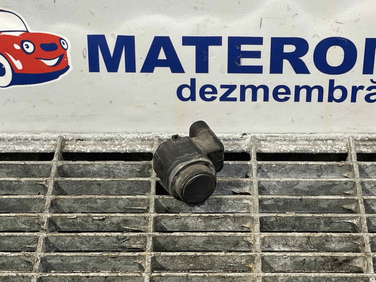 SENZOR PARCARE SPATE BMW SERIA 5 F 10 - - (2010 2014)