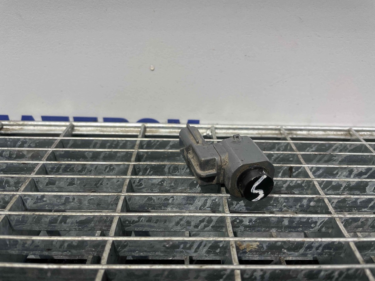 SENZOR PARCARE SPATE NISSAN NAVARA NAVARA - - (2015 2019)
