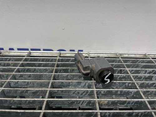 SENZOR PARCARE SPATE NISSAN NAVARA NAVARA - - (2015 2019)