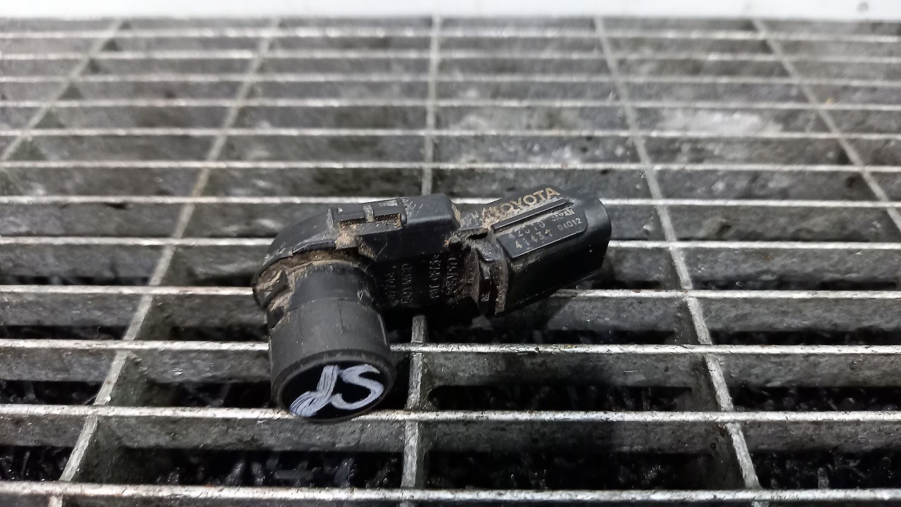 SENZOR PARCARE SPATE TOYOTA RAV4 - - (20