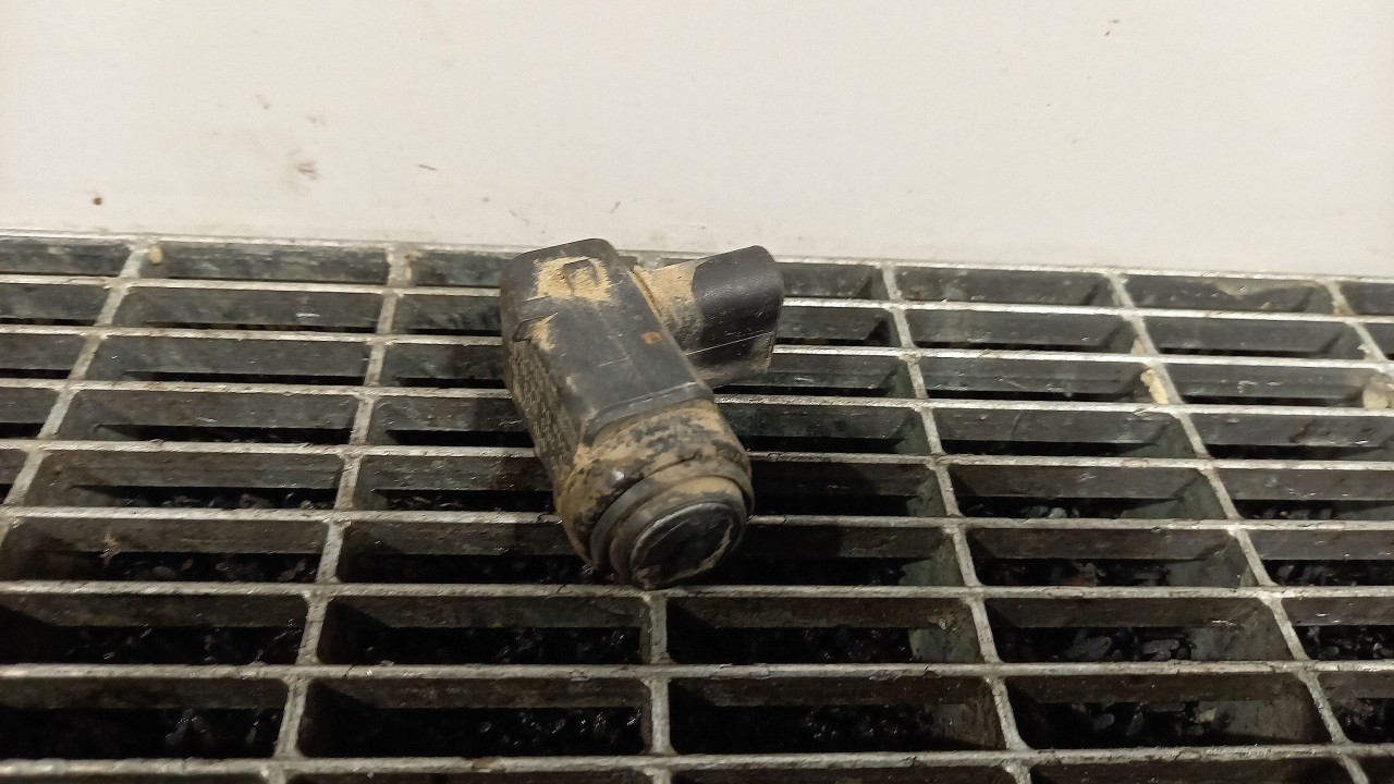 SENZOR PARCARE SPATE VW GOLF V - - (2004 2008)