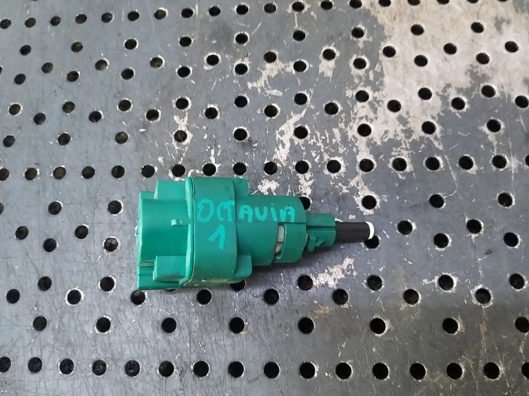 Senzor pedala frana 1.9 ti skoda octavia 1 1u 1c0945511a