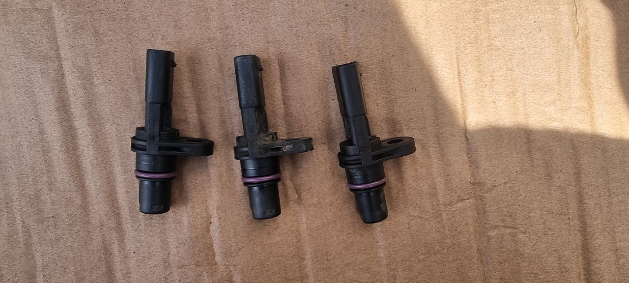 Senzor pozitie ax cu came VW Passat B8 Touran Caddy Golf 7 04L907601