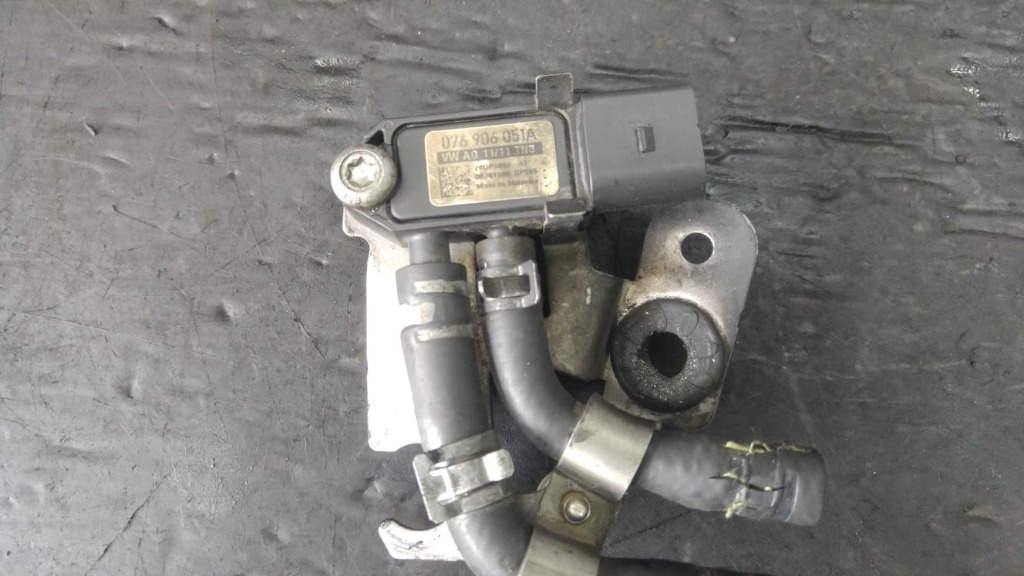Senzor presiune 2.0 tdi bmm audi a3 8p vw passat b6 golf 5 jetta 076906051a