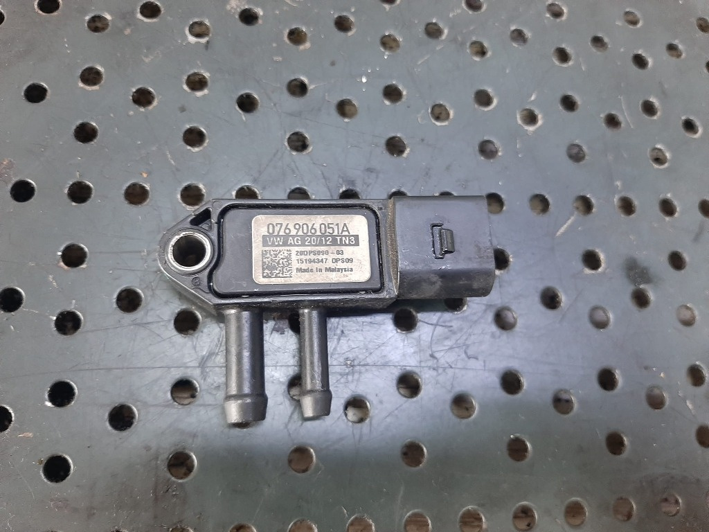 Senzor presiune 2.0 tdi bmn audi a3 8p vw passat b6 golf 5 jetta 076906051a