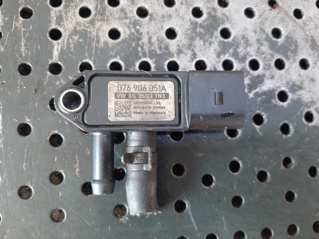 Senzor presiune 2.0 tdi bmp bmn audi a3 8p vw passat b6 golf 5 jetta 076906051a