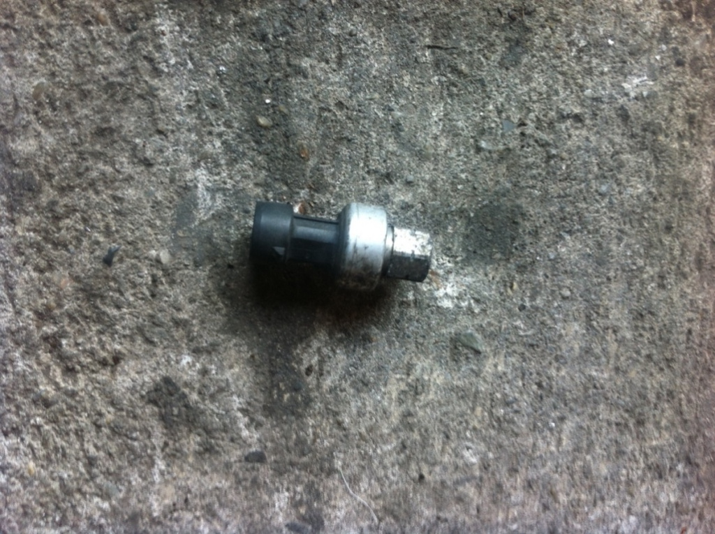 Senzor presiune ac 3 pini Opel Zafira A [1999 - 2003] Minivan 5-usi 1.6 MT (101 hp) Z16XE (F75_)