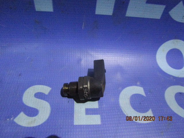 Senzor presiune BMW E83 X3 3.0d M57N D3 2009;  0281002497