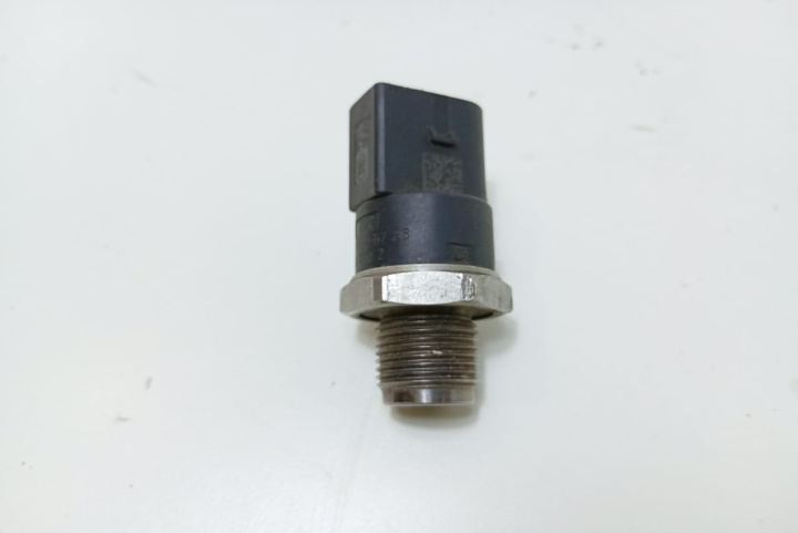 Senzor presiune combustibil A0041536728 Mercedes-Benz E-Class W211 [2002 - 2006]