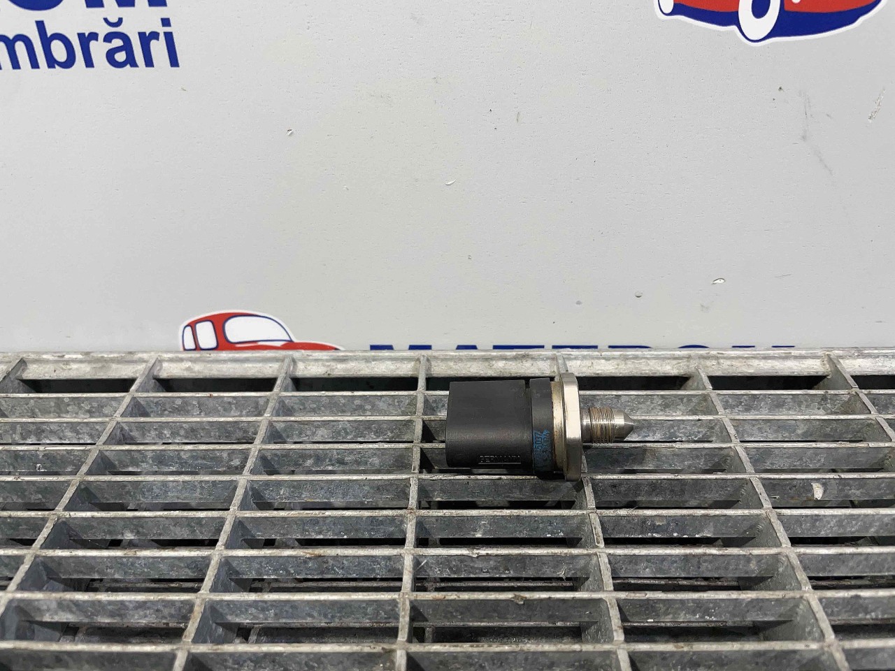 SENZOR PRESIUNE COMBUSTIBIL AUDI TT 2.0 
