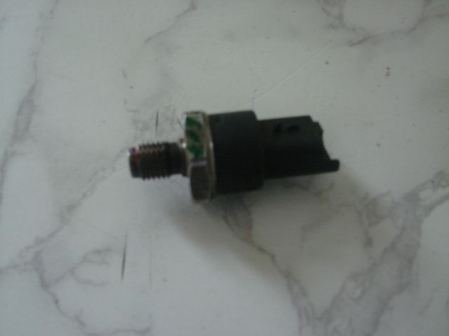 Senzor presiune combustibil Peugeot 607 [2000 - 2004] Sedan 2.0 HDI MT (108 hp) (9D 9U)