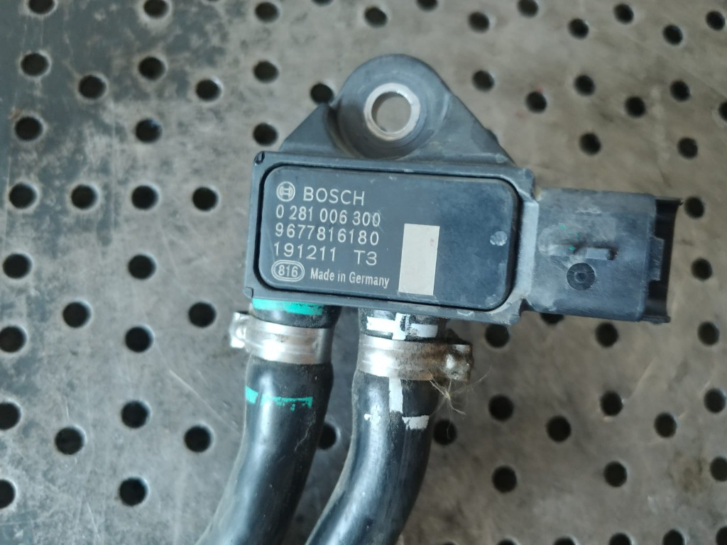 Senzor presiune gaze 2.0 hdi ah01 peugeot 5008 308 citroen c4 2 0281006300 9677816180