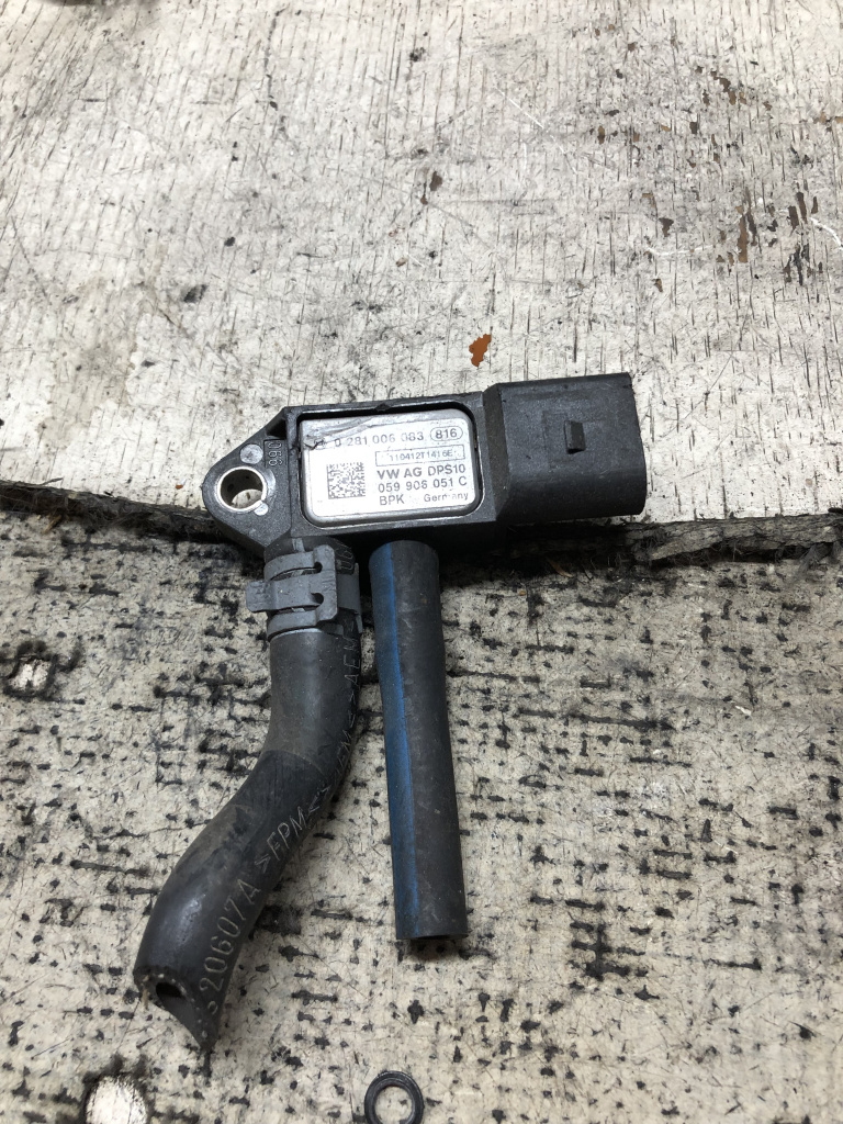 Senzor presiune gaze evacuare Audi A5 2012, 059906051C