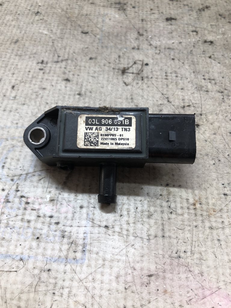Senzor presiune gaze evacuare Skoda Octavia 2012, 03L906051B