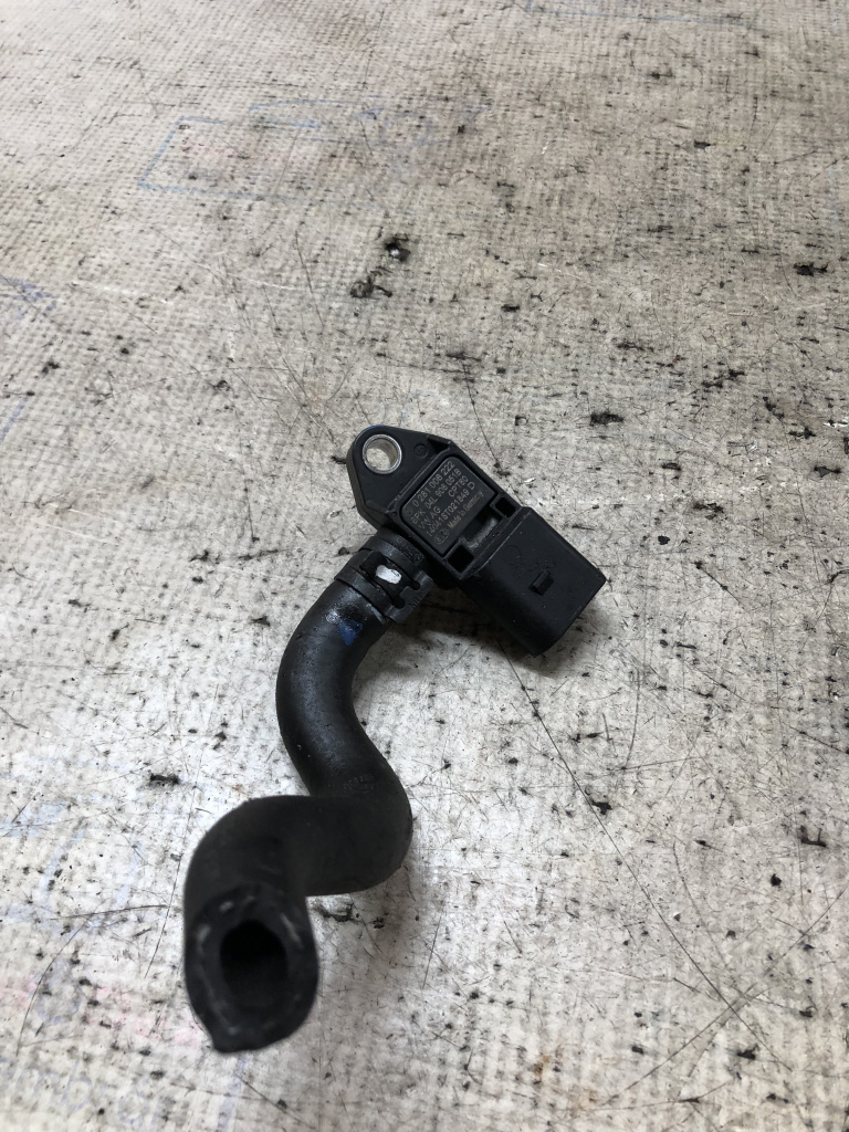 Senzor presiune gaze evacuare Volkswagen Golf 7 1.6 Motorina 2014, 04L906051B