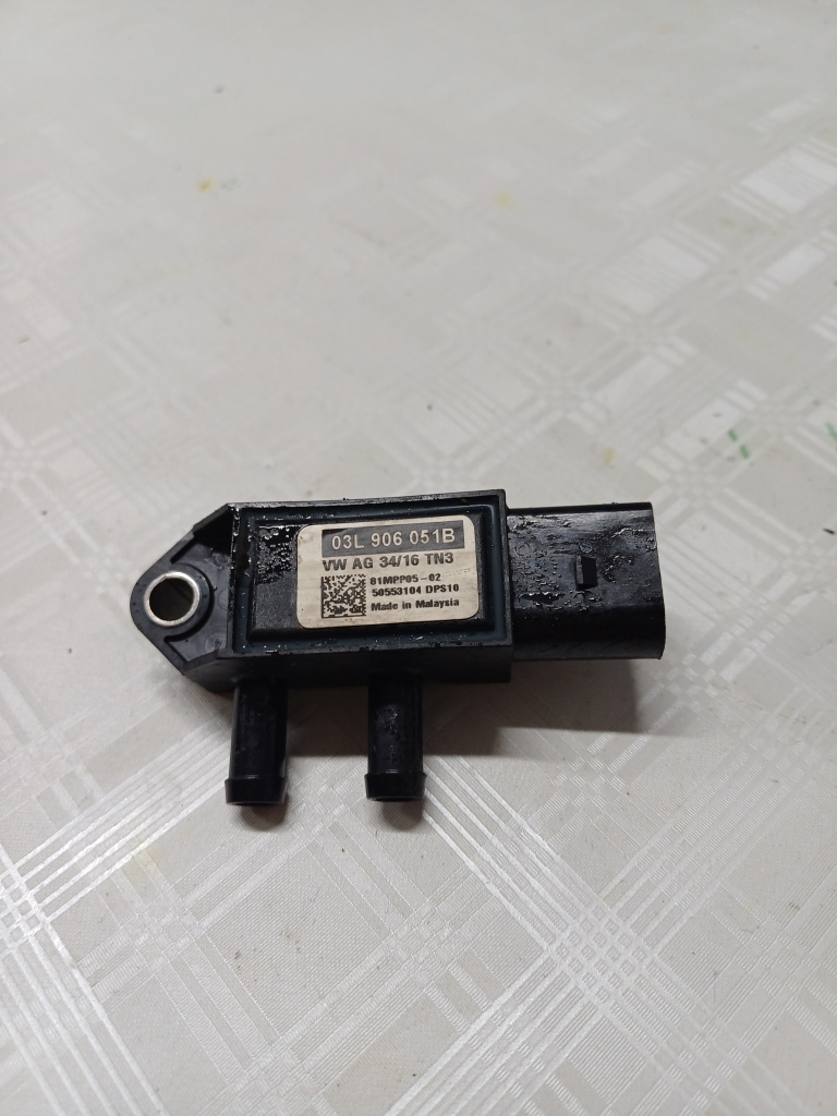 Senzor presiune gaze evacuare Volkswagen Passat B8 2.0 Motorina 2016, 03L906051B