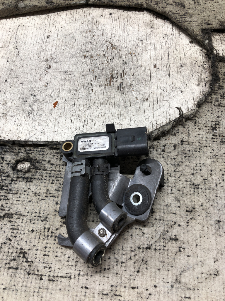 Senzor presiune gaze evacuare Volkswagen Passat B6 2007, 03G906051A