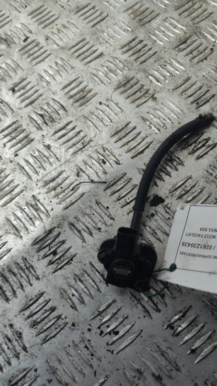 Senzor presiune Mercedes E-Klass W212 2.2 CDI cod motor OM651924, an 2014 cod 0261230439 / A65115300...