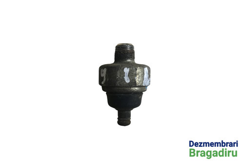 Senzor presiune ulei Mitsubishi Pajero 3 [1999 - 2003] SUV 5-usi 3.2 DI-D AT (165 hp) Cod motor 4M41
