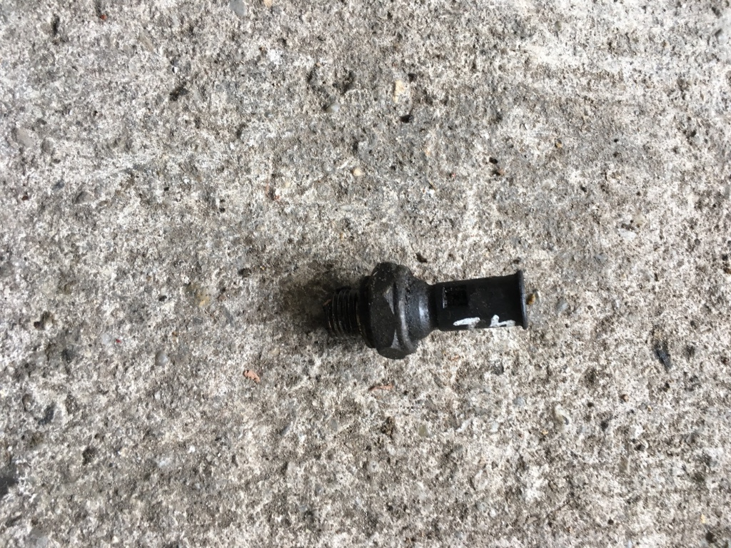Senzor presiune ulei Volvo 850 [1992 - 1994] Sedan 2.5 AT (170 hp) (LS) B5254FS