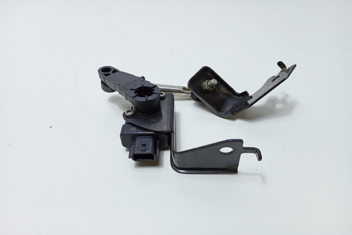 Senzor reglare inaltime faruri 538124BA0A Nissan Qashqai 2 J11 [2013 - 2020]