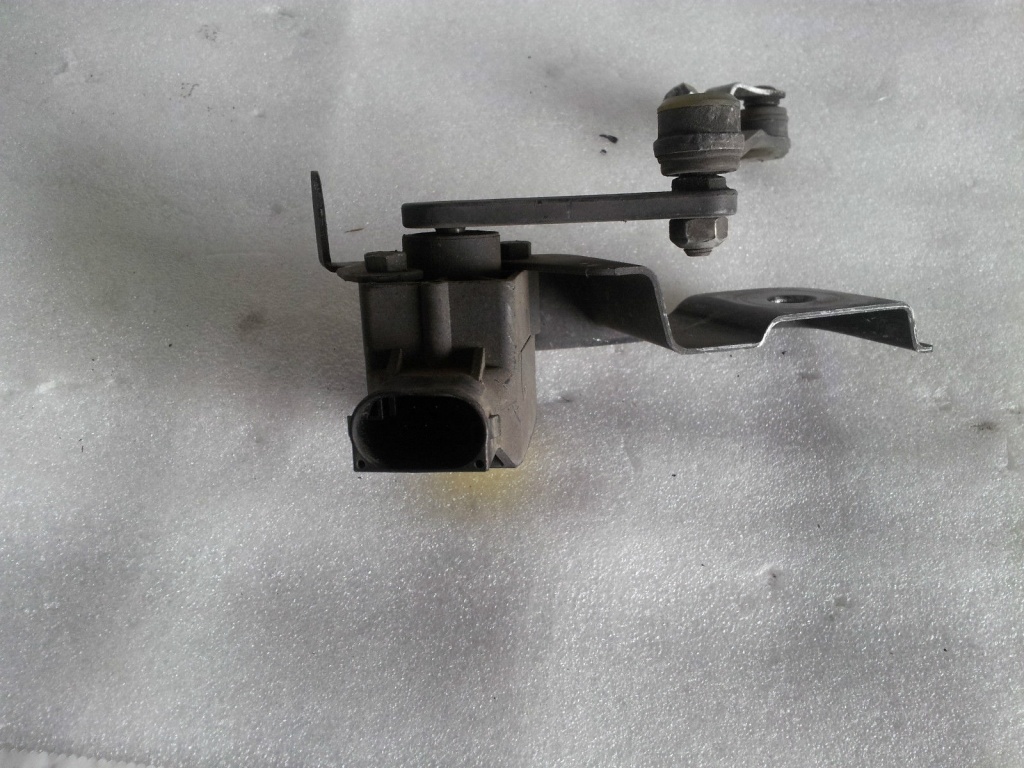 Senzor suspensie Mercedes A0105427717