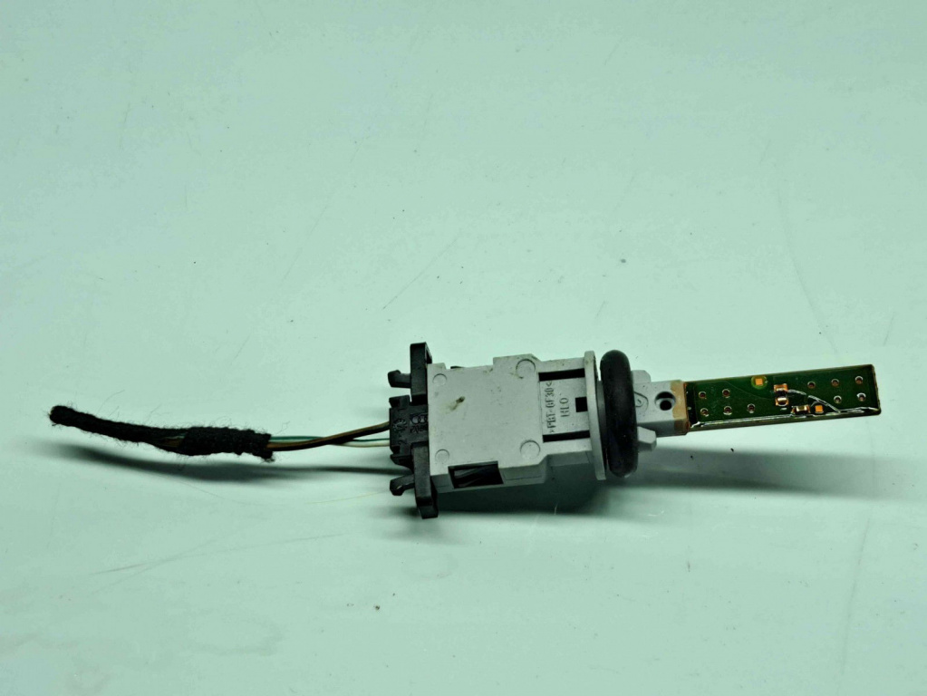 Senzor temperatura aer bord Audi Q7 (4MB) [ Fabr 2015-prezent] 1K0907543E